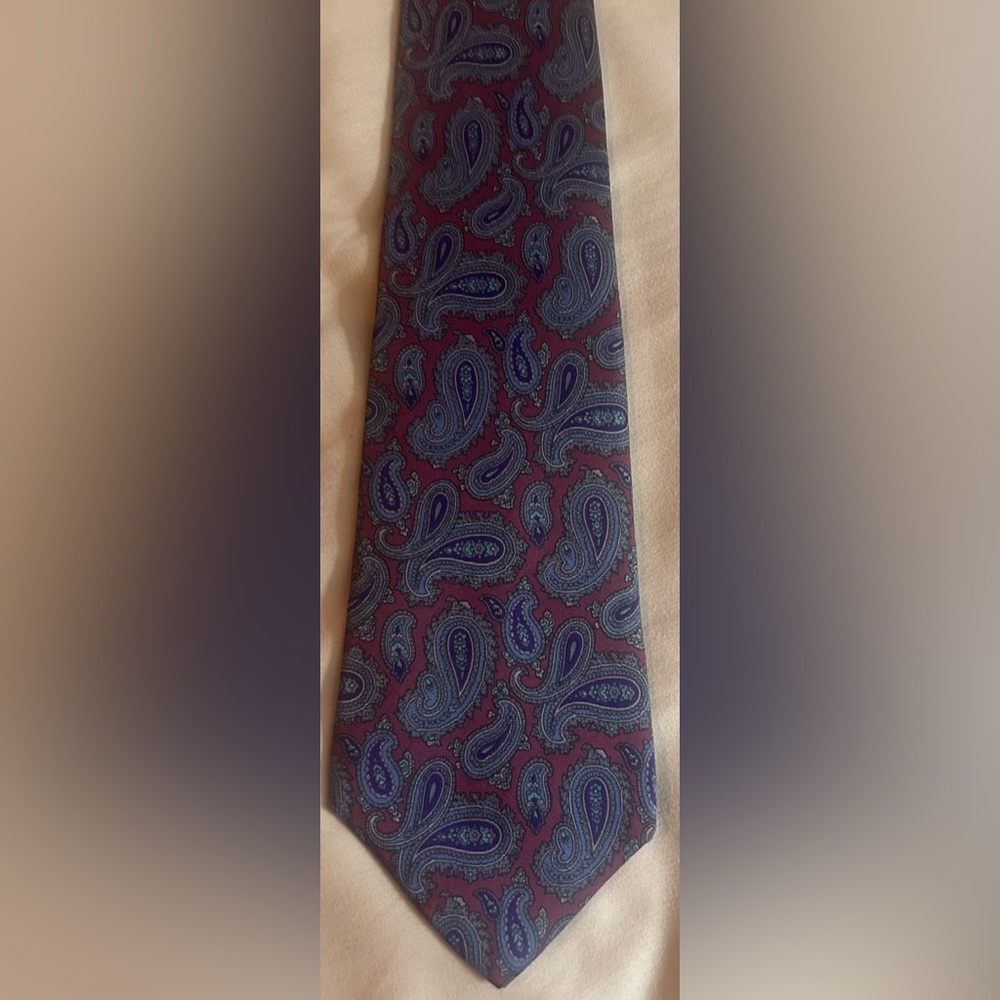 Mario Valentino Men’s tie. Burgundy and Blue.